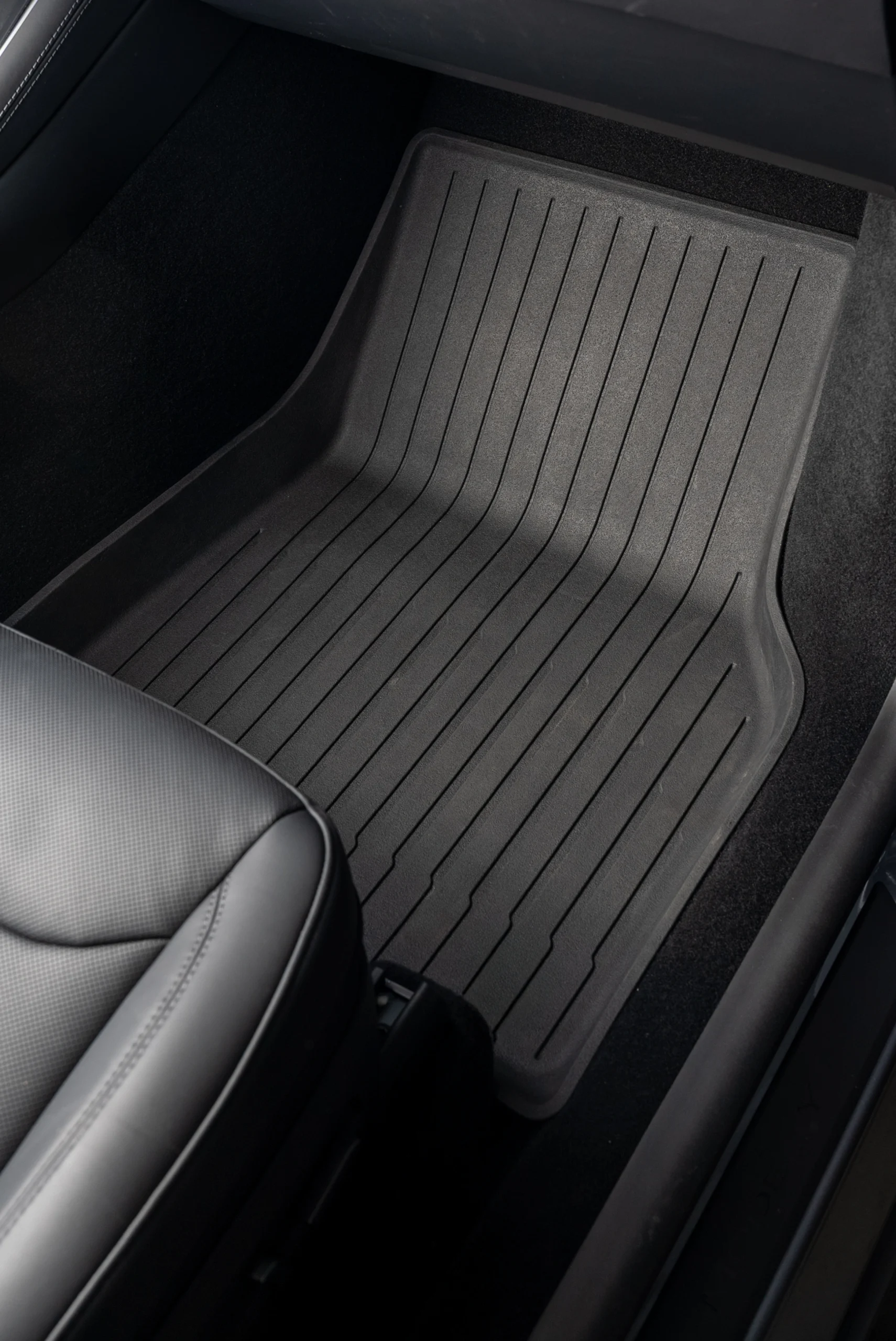 Mükemmel Üçlü - Model Y Juniper 2025+ Premium Paspas + Bagaj Havuz Seti + Arka Koltuk Koruyucu Set - Görsel 3