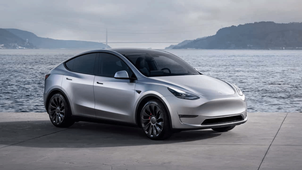 İkinci el Tesla Model Y, ekspertiz sırasında şarj portu ve batarya kontrolleri yapılmalıdır. Tesla Türkiye ikinci el pazarı