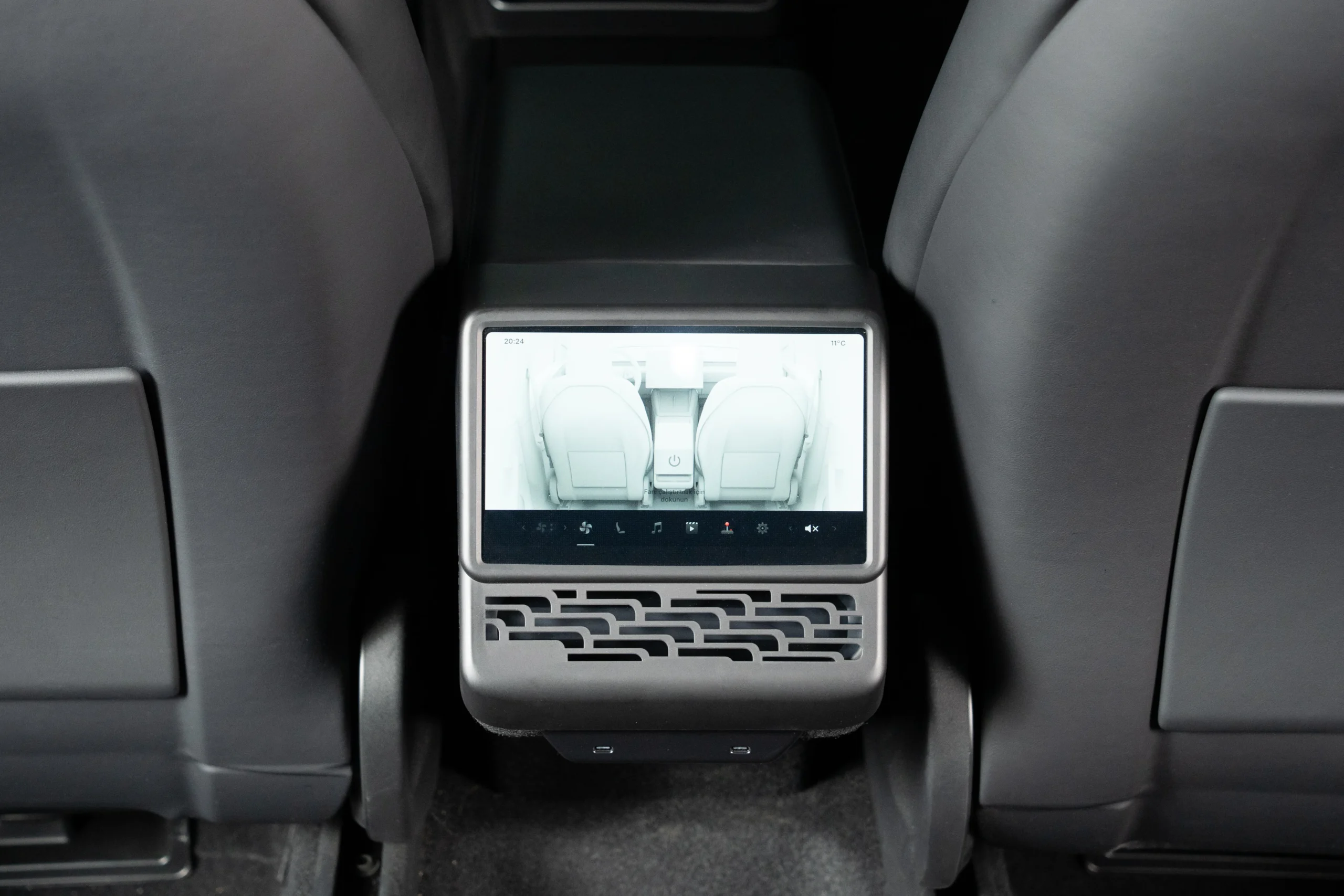 Model Y Juniper 2025+ Arka Ekran Koruyucu - Görsel 4